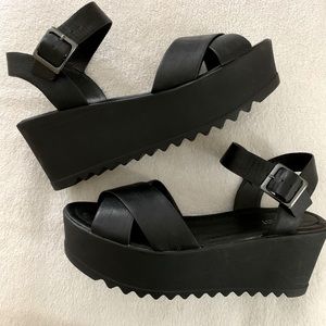 Chunky Platform Sandals. NWOT. Da Bomb by Nine West